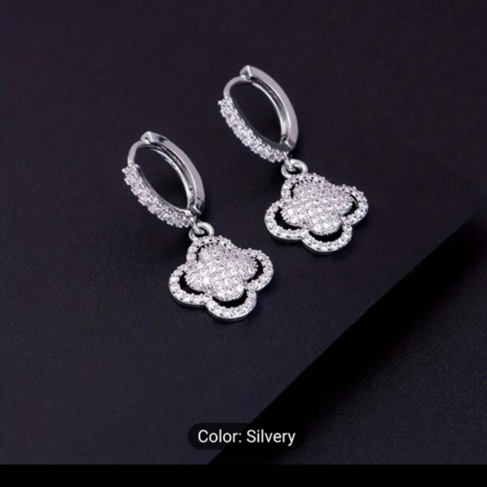 925 Sterling Silver Clover Dangle Earrings - Picture 6 of 6